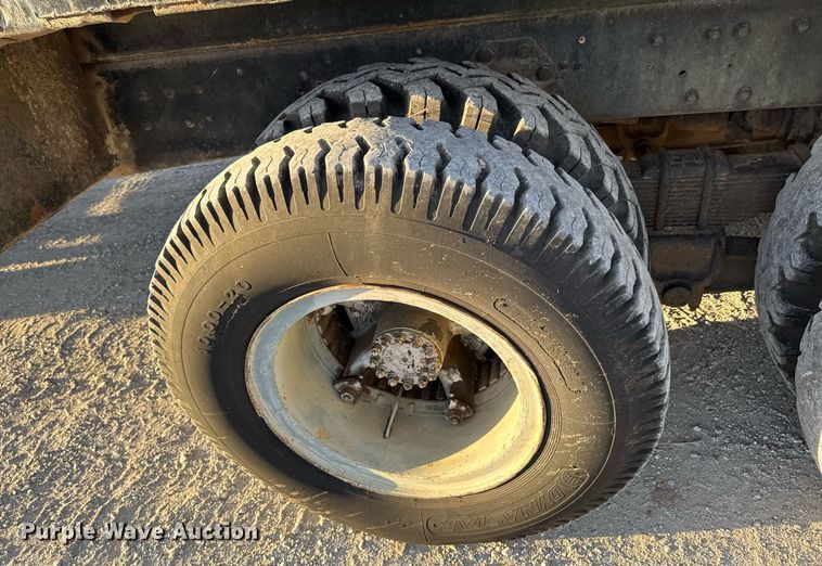 image for item DO0055 1978 Ford F800 crane truck