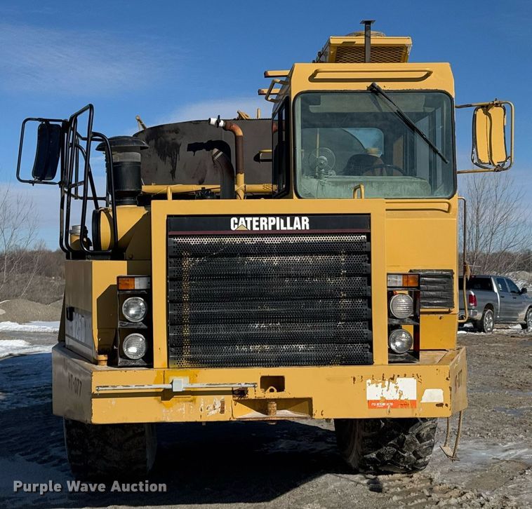 image for item DO0229 Caterpillar D25D water wagon