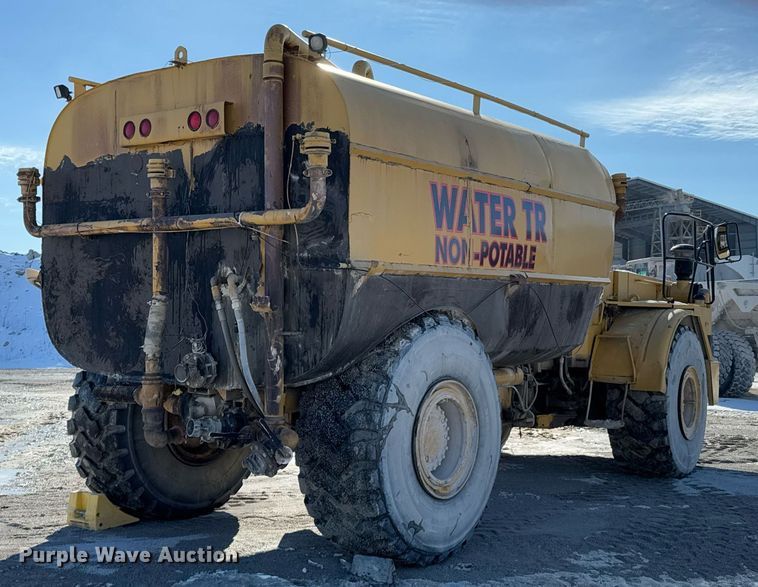 image for item DO0229 Caterpillar D25D water wagon