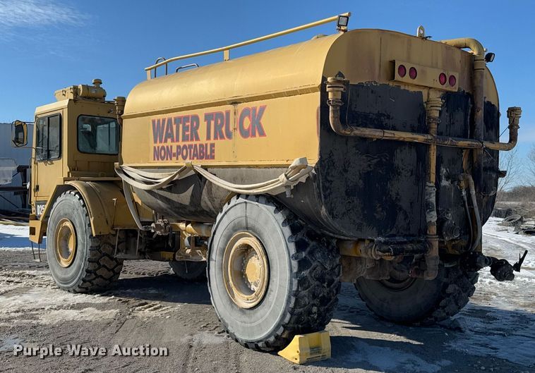 image for item DO0229 Caterpillar D25D water wagon