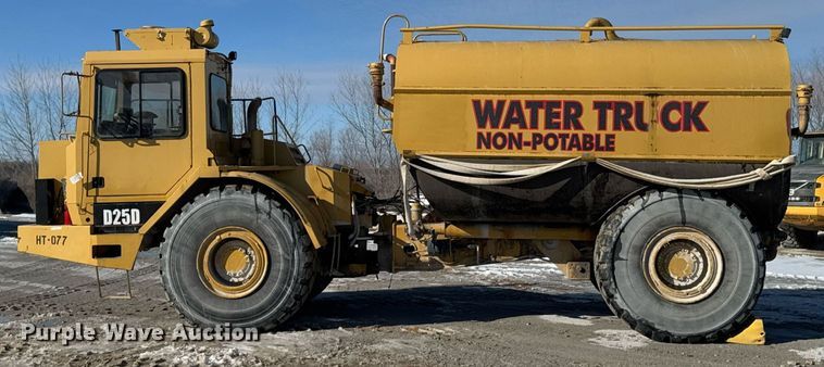 image for item DO0229 Caterpillar D25D water wagon