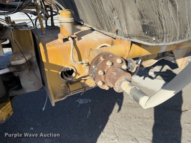 image for item DO0229 Caterpillar D25D water wagon