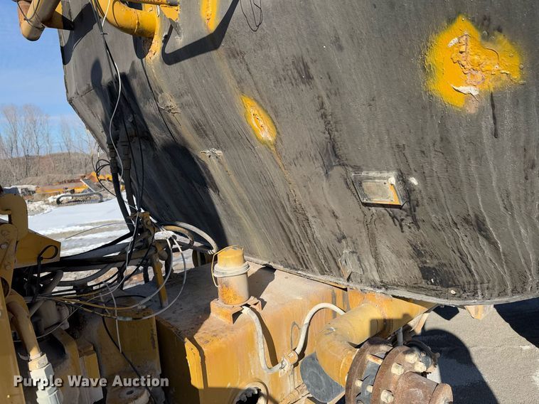 image for item DO0229 Caterpillar D25D water wagon