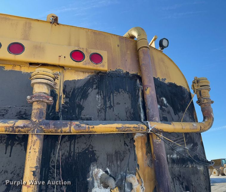 image for item DO0229 Caterpillar D25D water wagon