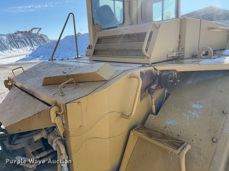 image for item DO0229 Caterpillar D25D water wagon