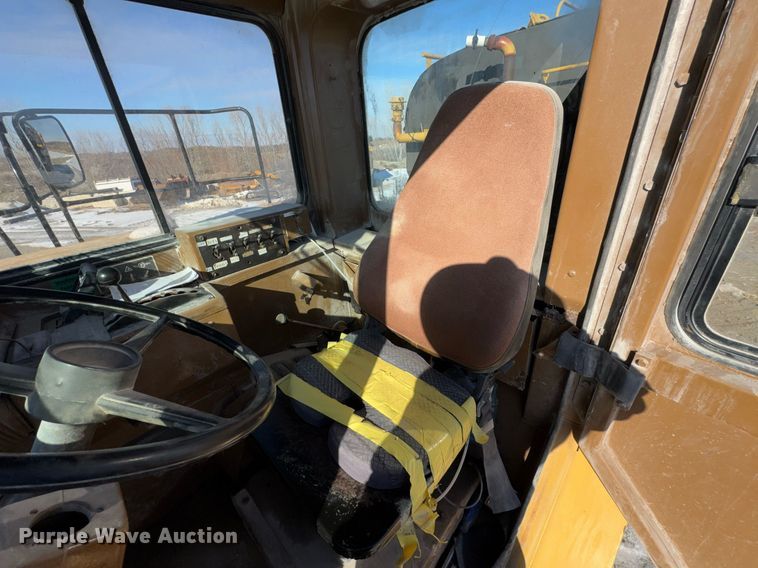 image for item DO0229 Caterpillar D25D water wagon