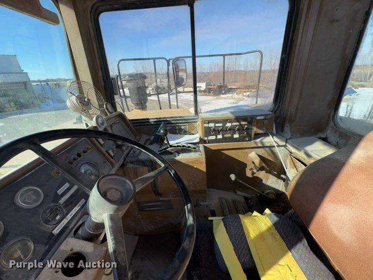 image for item DO0229 Caterpillar D25D water wagon