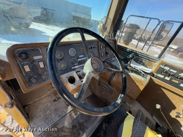 image for item DO0229 Caterpillar D25D water wagon