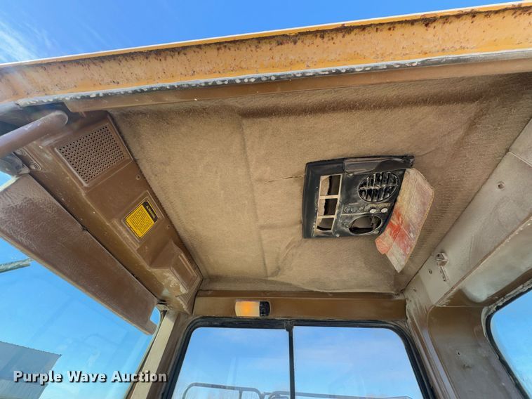 image for item DO0229 Caterpillar D25D water wagon