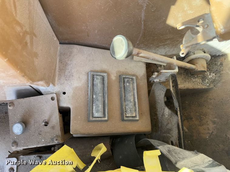 image for item DO0229 Caterpillar D25D water wagon