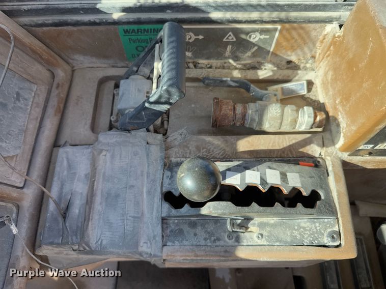 image for item DO0229 Caterpillar D25D water wagon