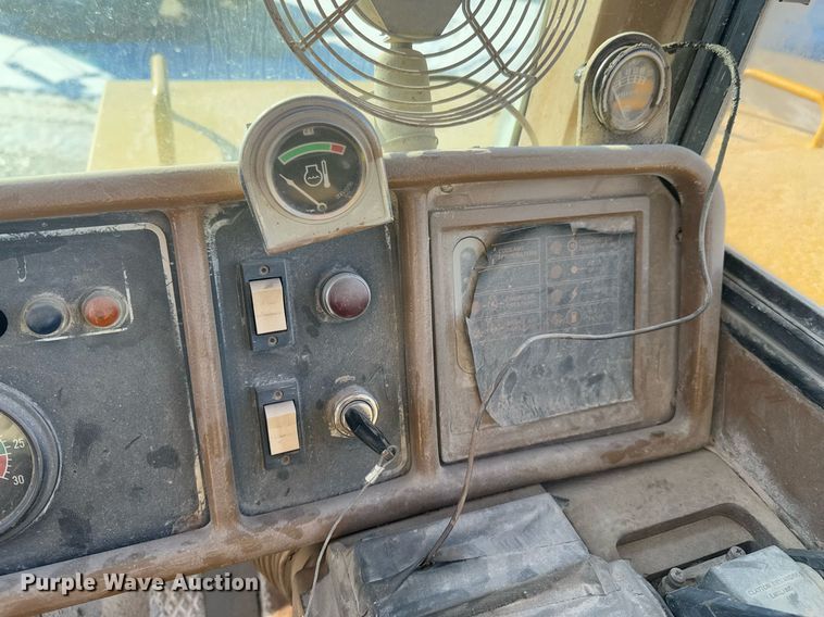 image for item DO0229 Caterpillar D25D water wagon