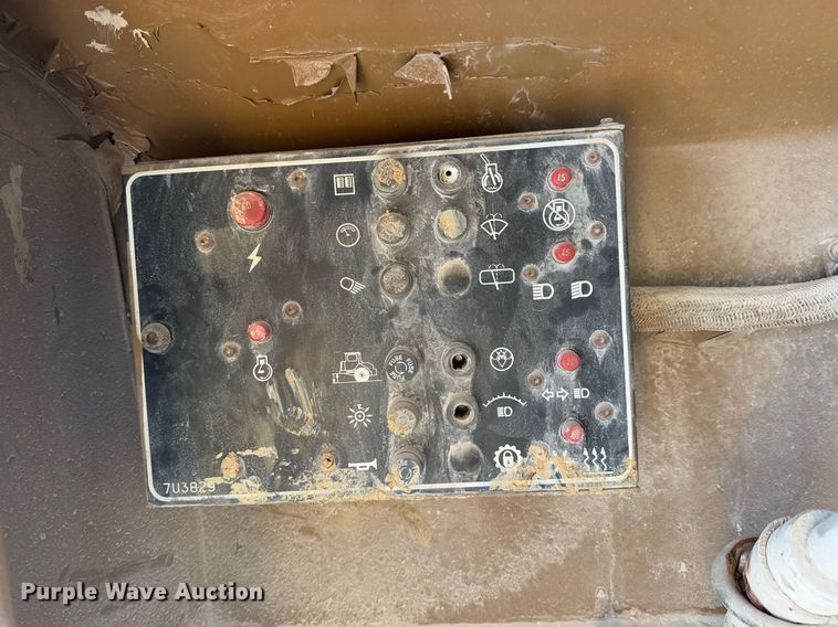 image for item DO0229 Caterpillar D25D water wagon