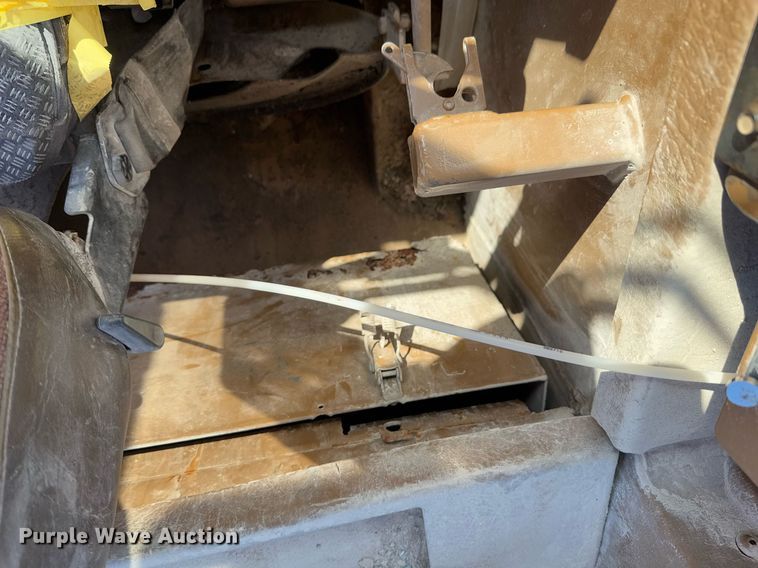 image for item DO0229 Caterpillar D25D water wagon