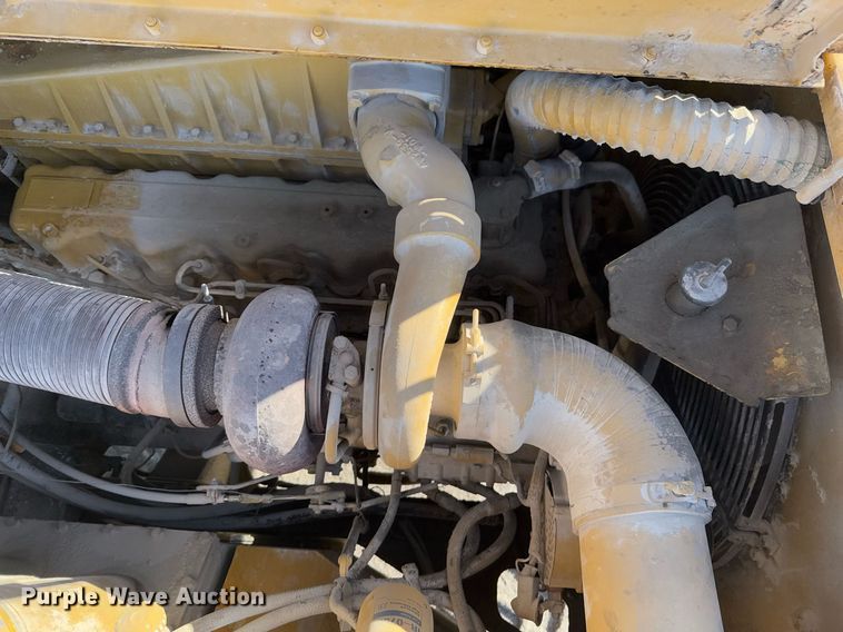 image for item DO0229 Caterpillar D25D water wagon