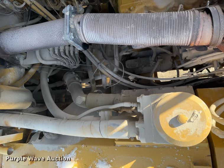 image for item DO0229 Caterpillar D25D water wagon