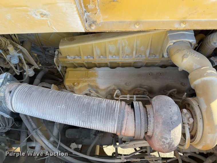 image for item DO0229 Caterpillar D25D water wagon