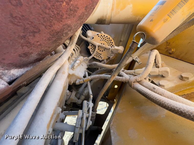 image for item DO0229 Caterpillar D25D water wagon