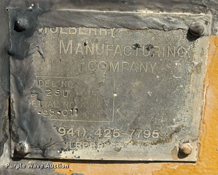 image for item DO0229 Caterpillar D25D water wagon