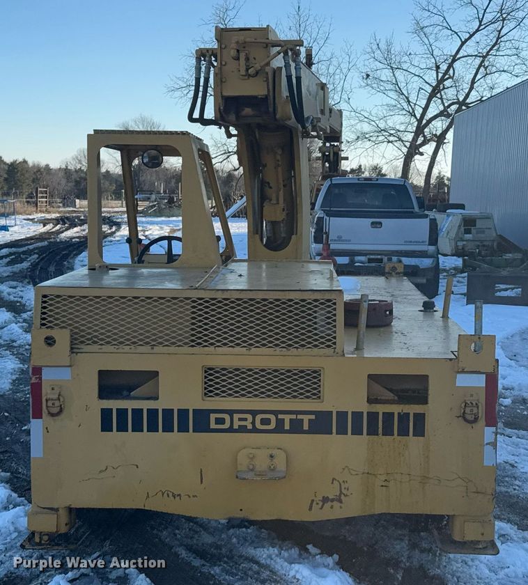 image for item DO0230 1979 Drott 3330 crane