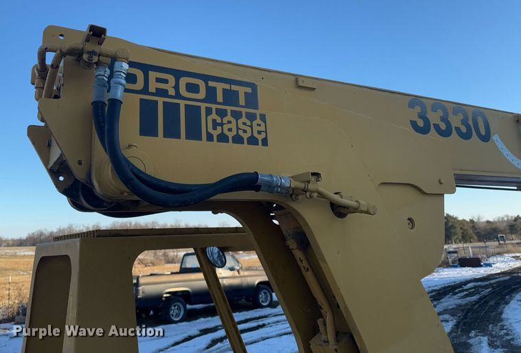 image for item DO0230 1979 Drott 3330 crane