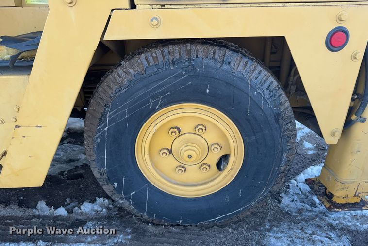 image for item DO0230 1979 Drott 3330 crane