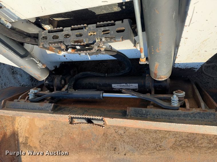 image for item DO0237 2018 Bobcat T870 tracked skid steer loader