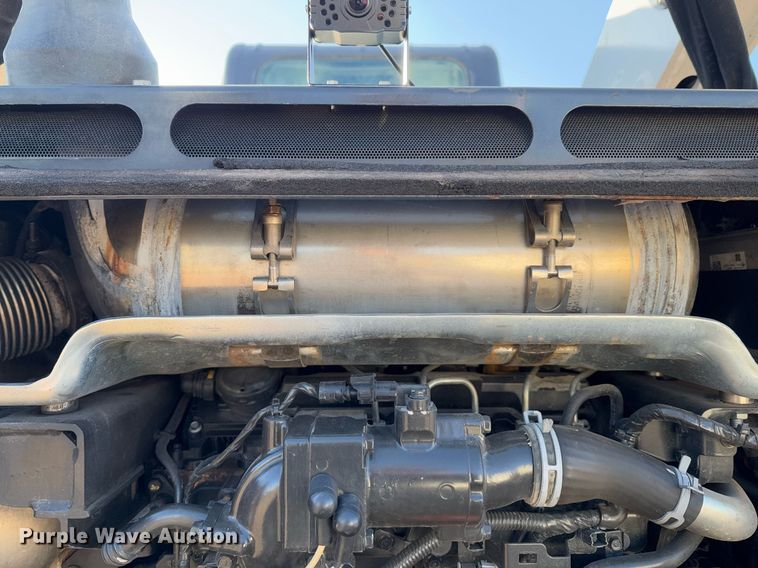 image for item DO0237 2018 Bobcat T870 tracked skid steer loader