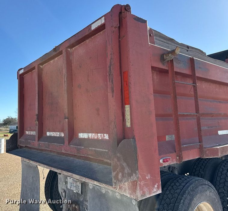 image for item DO2587 1997 Western Star 4964FX dump truck