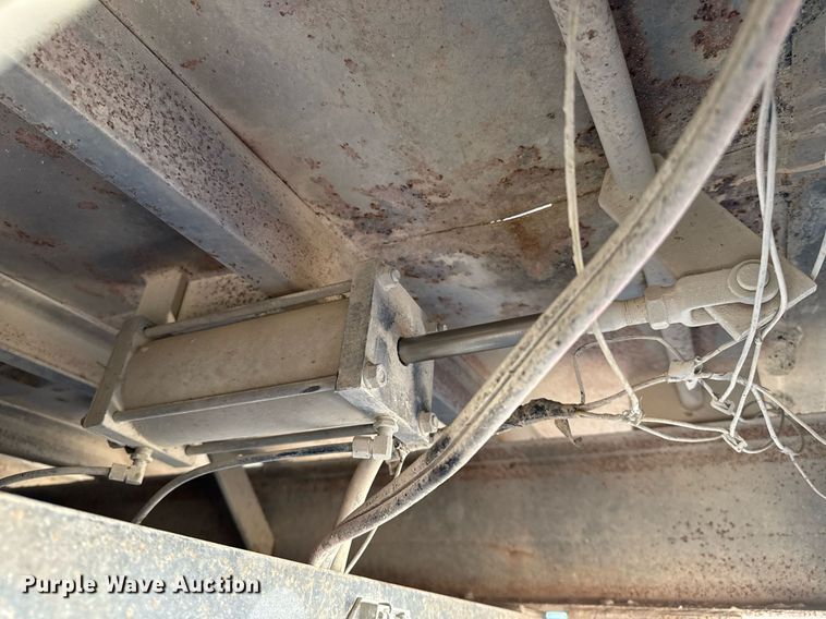 image for item DO2587 1997 Western Star 4964FX dump truck