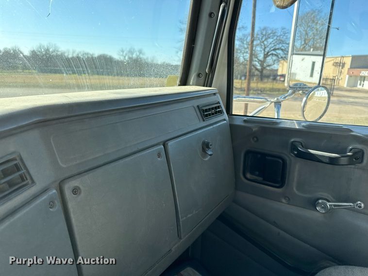 image for item DO2587 1997 Western Star 4964FX dump truck