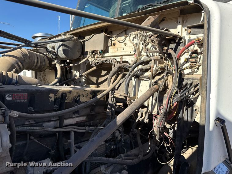 image for item DO2587 1997 Western Star 4964FX dump truck