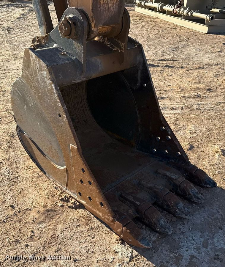 image for item DO2588 2017 Case CX210D excavator