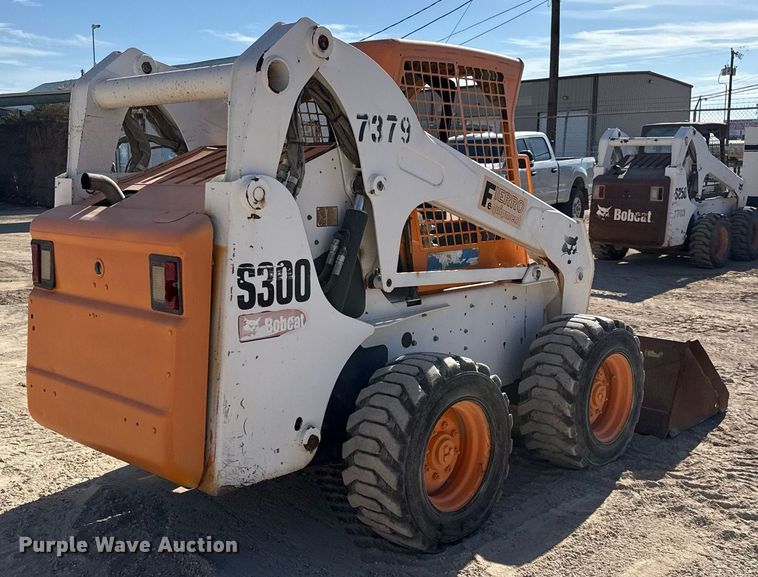 image for item DO2590 2008 Bobcat S300 skid steer loader