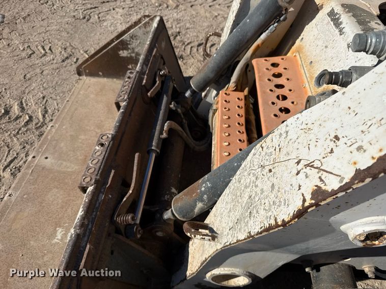 image for item DO2590 2008 Bobcat S300 skid steer loader