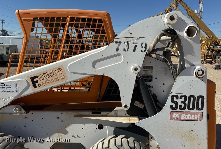 image for item DO2590 2008 Bobcat S300 skid steer loader