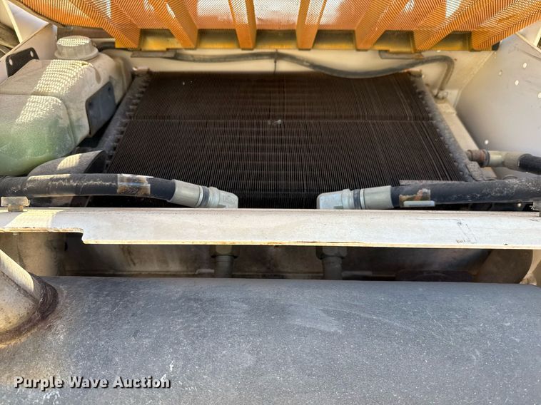 image for item DO2590 2008 Bobcat S300 skid steer loader