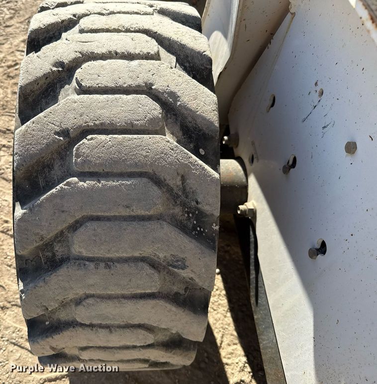 image for item DO2590 2008 Bobcat S300 skid steer loader