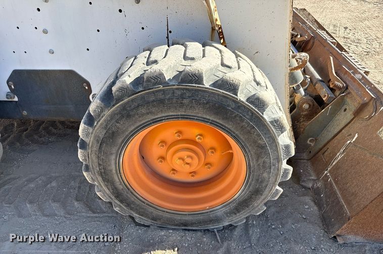 image for item DO2590 2008 Bobcat S300 skid steer loader