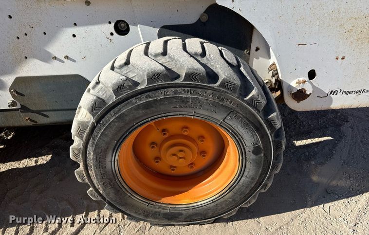 image for item DO2590 2008 Bobcat S300 skid steer loader