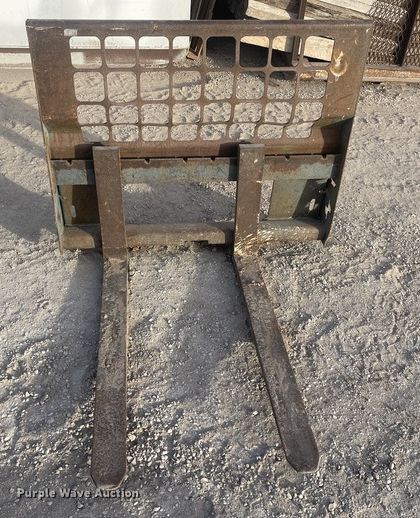 image for item DO2590 2008 Bobcat S300 skid steer loader