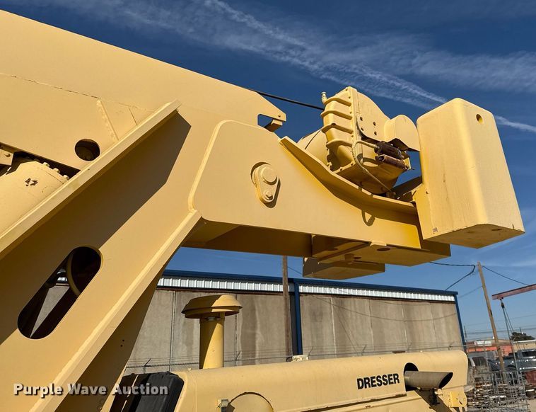 image for item DO2599 1997 Galion 150FA crane