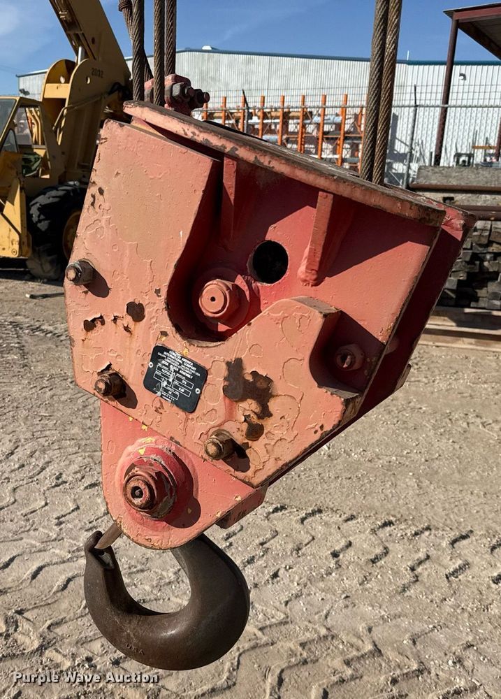 image for item DO2599 1997 Galion 150FA crane