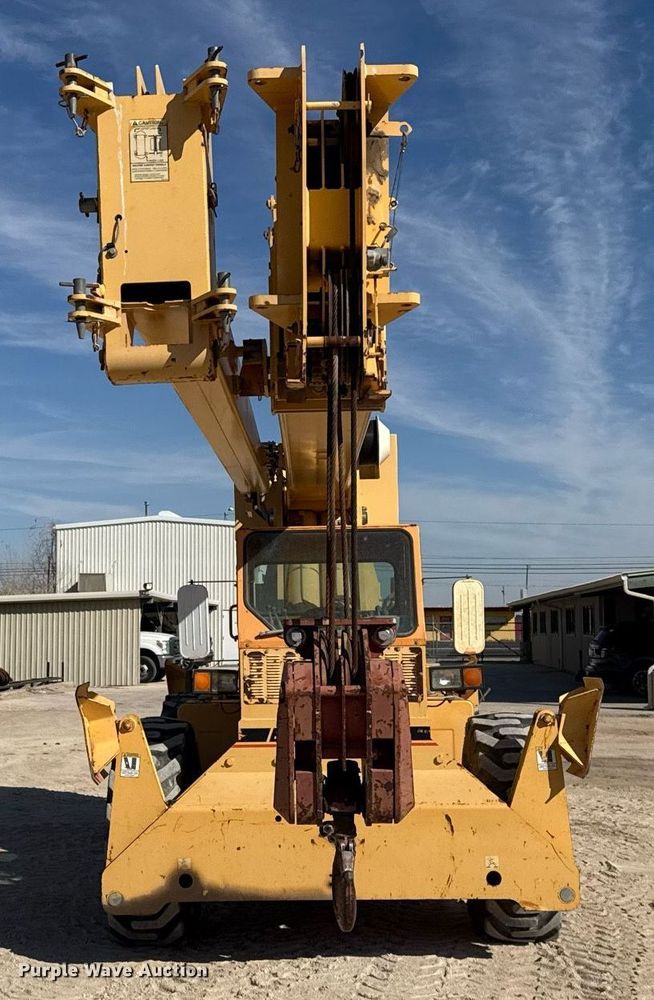 image for item DO2601 2011 Broderson RT-300-2F crane