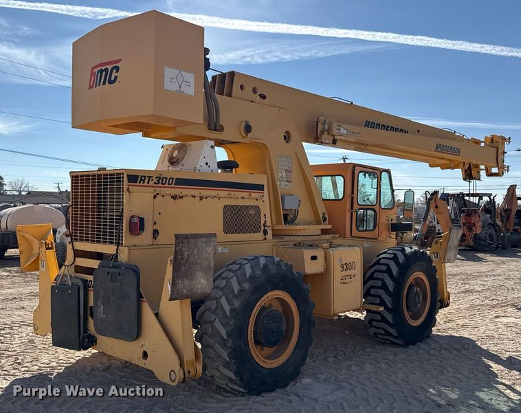 image for item DO2601 2011 Broderson RT-300-2F crane