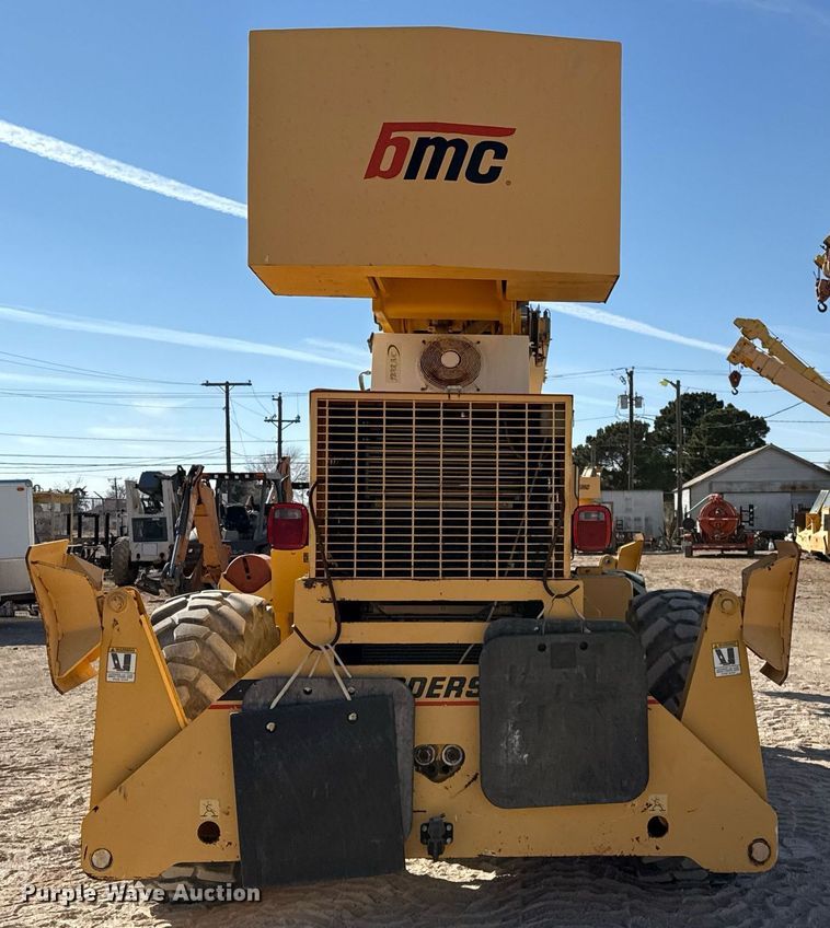 image for item DO2601 2011 Broderson RT-300-2F crane