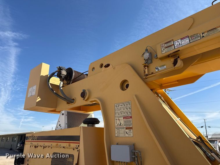 image for item DO2601 2011 Broderson RT-300-2F crane