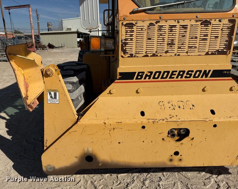 image for item DO2601 2011 Broderson RT-300-2F crane