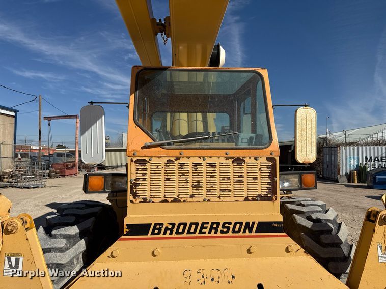 image for item DO2601 2011 Broderson RT-300-2F crane