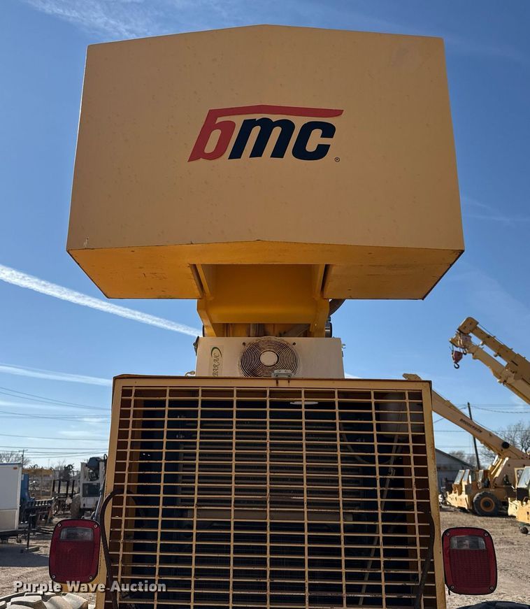 image for item DO2601 2011 Broderson RT-300-2F crane